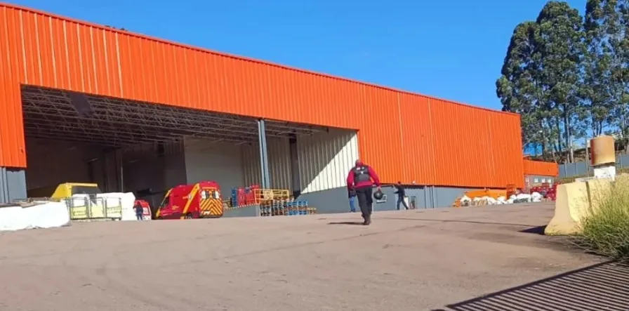 Trabalhador sofre queda de cerca de 10 metros em supermercado de Ponta Grossa