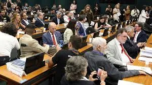 Congresso altera regras penais ao derrubar veto de Lula