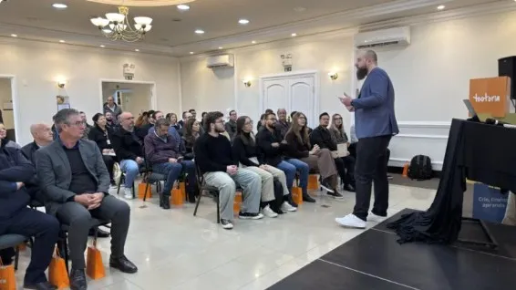 Startup lança em Ponta Grossa plataforma de IA capaz de criar cursos completos em minutos
